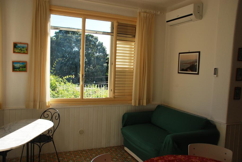 Taormina Isola Bella Apartment - Taormina Holidays الغرفة الصورة